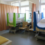 4.11.2015 Kielce. Klinika Chirurgii Dziecięcej, Urologii i Traumatalogii, uroczyste otwarcie. / Wojciech Habdas / Radio Kielce