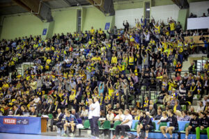 22.11.2015 Kielce. Mecz 8. kolejki Ligi Mistrzów - Vive Tauron Kielce - KIF Kolding Kopenhaga 33:31. / Wojciech Habdas / Radio Kielce