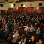 23.11.2015 Kielce. Około 700 uczniów szkoł podstawowych i gimnazjalnych spotkało się dziś w Kielcach z Edytą Jungowską. / Wojciech Habdas / Radio Kielce