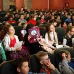 23.11.2015 Kielce. Około 700 uczniów szkoł podstawowych i gimnazjalnych spotkało się dziś w Kielcach z Edytą Jungowską. / Wojciech Habdas / Radio Kielce