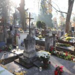 1.11.2015 Kielce. Odwiedzamy zmarłych bliskich na cmentarzach. Trwa kwesta. / Wojciech Habdas / Radio Kielce