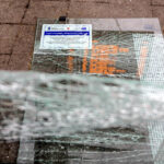 29.11.2015 Kielce. Wybita szyba na przystanku przy ul. Źródłowej. / Wojciech Habdas / Radio Kielce