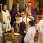 29.11.2015 Kielce. Uroczysta msza święta w pierwszą rocznicę ingresu Ks. Biskupa Ordynariusza Jana Piotrowskiego. / Wojciech Habdas / Radio Kielce