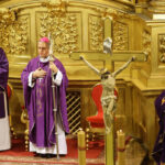 29.11.2015 Kielce. Uroczysta msza święta w pierwszą rocznicę ingresu Ks. Biskupa Ordynariusza Jana Piotrowskiego. / Wojciech Habdas / Radio Kielce