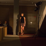 04.11.2015 Kielce. Off Fashion. Pokaz mody Dastina Porazińskiego w Bibliotece UJK / Stanisław Blinstrub / Radio Kielce