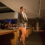 04.11.2015 Kielce. Off Fashion. Pokaz mody Dastina Porazińskiego w Bibliotece UJK / Stanisław Blinstrub / Radio Kielce