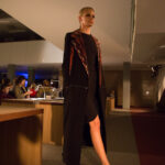 04.11.2015 Kielce. Off Fashion. Pokaz mody Dastina Porazińskiego w Bibliotece UJK / Stanisław Blinstrub / Radio Kielce