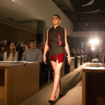 04.11.2015 Kielce. Off Fashion. Pokaz mody Dastina Porazińskiego w Bibliotece UJK / Stanisław Blinstrub / Radio Kielce