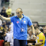 28.11.2015 Kielce. VTK - Vardar. Druga połowa meczu. Trener Talant Dujshebaev / Stanisław Blinstrub / Radio Kielce