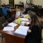 Uczniowie pisali listy w obronie praw człowieka (9 grudnia 2015 r.) / Piotr Michalski / Radio Kielce