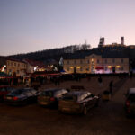 Wspólne kolędowanie na chęcińskim Rynku (20 grudnia 2015 r.) / Piotr Michalski / Radio Kielce