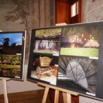 15.12.2015 r. Tokarnia. Otwarcie wystawy fotograficznej Oblicza Wsi (15 grudnia 2015 r.) / Grzegorz Jamka / Radio Kielce