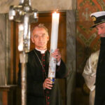 13.12.2015 Kielce. Kościół pw. Św. Wojciecha. Betlejemskie Światełko Pokoju dotarło do Kielc / Stanisław Blinstrub / Radio Kielce