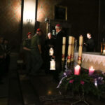 13.12.2015 Kielce. Kościół pw. Św. Wojciecha. Betlejemskie Światełko Pokoju dotarło do Kielc / Stanisław Blinstrub / Radio Kielce