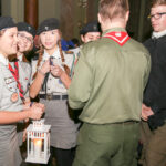 13.12.2015 Kielce. Kościół pw. Św. Wojciecha. Betlejemskie Światełko Pokoju dotarło do Kielc / Stanisław Blinstrub / Radio Kielce