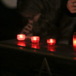 13.12.2015 Kielce. Kościół pw. Św. Wojciecha. Betlejemskie Światełko Pokoju dotarło do Kielc / Stanisław Blinstrub / Radio Kielce