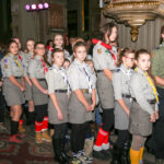 13.12.2015 Kielce. Kościół pw. Św. Wojciecha. Betlejemskie Światełko Pokoju dotarło do Kielc / Stanisław Blinstrub / Radio Kielce