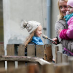 25.12.2015 Chęciny. Żywa szopka u Franciszkanów / Stanisław Blinstrub / Radio Kielce