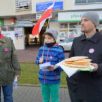 18.12.2015. Happening Partii Razem przed siedzibą świętokrzyskiego PiS / Kamil Król / Radio Kielce