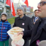 18.12.2015. Happening Partii Razem przed siedzibą świętokrzyskiego PiS / Kamil Król / Radio Kielce