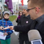 18.12.2015. Happening Partii Razem przed siedzibą świętokrzyskiego PiS / Kamil Król / Radio Kielce