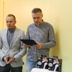 03.12.2015 Kielce. Przekazanie sprzętu medycznego od fundacji Janka Meli dla szpitala dziecięcego. Waldemar Kęcko, Robert Biernacki / Radio Kielce