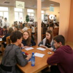 10.12.2015. Nauczyciele i uczniowie Zespołu Szkół Przemysłu Spożywczego w Kielcach zorganizowali "Żywą Bibliotekę" / Kamil Król / Radio Kielce