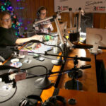23.12.2015. Audycja "Jak być bogatym człowiekiem" prowadzona przez Magdalenę Sitek / Piotr Michalski / Radio Kielce