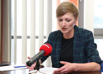 Konferencja Platformy Obywatelskiej przed nadzwyczajną sesją Rady Miasta. Agata Wojda / Kamil Król / Radio Kielce