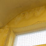 07.12.2015. Sala gimnastyczna Zespołu Szkół Ekonomicznych im. Oskara Langego wymaga natychmiastowego remontu / Kamil Król / Radio Kielce