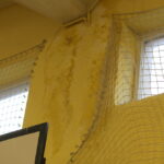 07.12.2015. Sala gimnastyczna Zespołu Szkół Ekonomicznych im. Oskara Langego wymaga natychmiastowego remontu / Kamil Król / Radio Kielce