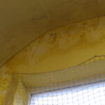 07.12.2015. Sala gimnastyczna Zespołu Szkół Ekonomicznych im. Oskara Langego wymaga natychmiastowego remontu / Kamil Król / Radio Kielce