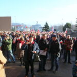 19.12.2015. Pikieta Komitetu Obrony Demokracji przeciwko łamaniu prawa i konstytucji przez najwyższe organy państwa / Kamil Król / Radio Kielce