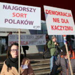19.12.2015. Pikieta Komitetu Obrony Demokracji przeciwko łamaniu prawa i konstytucji przez najwyższe organy państwa / Kamil Król / Radio Kielce