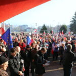 19.12.2015. Pikieta Komitetu Obrony Demokracji przeciwko łamaniu prawa i konstytucji przez najwyższe organy państwa / Kamil Król / Radio Kielce