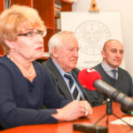 11.12.2015 IPN. Kolekcja Ludwika Kropielnickiego. Naczelnik IPN w Kielcach Dorota Koczwańska-Kalita / Stansiław Blinstrub / Radio Kielce