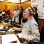 16.12.2015 Kielce. Gwiazdka z nieba - Finał trzeciego dnia licytacji. W środę podczas finału towarzyszyli nam aktorzy z Teatru Kubuś, muzyk Michał Zapała, i niezawodna grupa z Siemachy Kielce. / Jarosław Kubalski / Radio Kielce