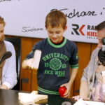 17.12.2015 Kielce. Radio Kielce. Gwiazdka z nieba. Czwarty dzień licytacji. Finał w studiu. Siemacha. / Jarosław Kubalski / Radio Kielce