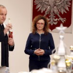 17.12.2015 Kielce. Wigilia u  wojewody Agaty Wojtyszek. Spotkanie z dziennikarzami. / Jarosław Kubalski / Radio Kielce