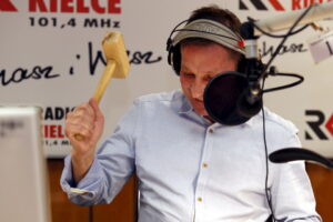 18.12.2015 Kielce. Radio Kielce. Gwiazdka z nieba. Piąty dzień licytacji na rzecz stowarzyszenia Siemacha. Finał w studiu. / Radio Kielce