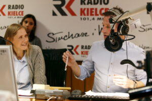 18.12.2015 Kielce. Radio Kielce. Gwiazdka z nieba. Piąty dzień licytacji na rzecz stowarzyszenia Siemacha. Finał w studiu. / Radio Kielce