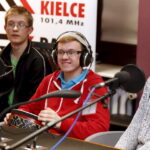 18.12.2015 Kielce. Radio Kielce. Gwiazdka z nieba. Piąty dzień licytacji na rzecz stowarzyszenia Siemacha. Finał w studiu. / Radio Kielce