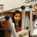 18.12.2015 Kielce. Radio Kielce. Gwiazdka z nieba. Piąty dzień licytacji na rzecz stowarzyszenia Siemacha. Finał w studiu. / Radio Kielce