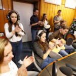 18.12.2015 Kielce. Radio Kielce. Gwiazdka z nieba. Piąty dzień licytacji na rzecz stowarzyszenia Siemacha. Finał w studiu. / Radio Kielce