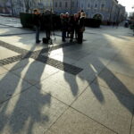 21.12.2015 Kielce. Konferencja prasowa na Dawida Lewickiego ( KORWiN) na Rynku. / Jarosław Kubalski / Radio Kielce