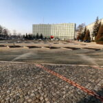 21.12.2015 Kielce. Parking przed Urzędem Wojewódzkim. / Jarosław Kubalski / Radio Kielce