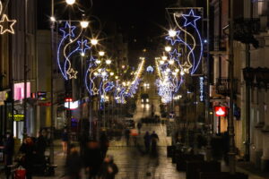 22.12.2015 Kielce. Iluminacje świąteczne. Ulica Sienkiewicza. / Jarosław Kubalski / Radio Kielce