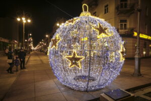 22.12.2015 Kielce. Iluminacje świąteczne. Ulica Sienkiewicza. / Jarosław Kubalski / Radio Kielce