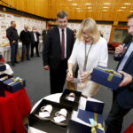 22.12.2015 Kielce. Podziękowanie dla wspierających akcję Gwiazdka z Nieba w studiu S1 Radia Kielce. / Jarosław Kubalski / Radio Kielce