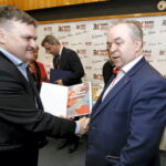 22.12.2015 Kielce. Podziękowanie dla wspierających akcję Gwiazdka z Nieba w studiu S1 Radia Kielce. / Jarosław Kubalski / Radio Kielce